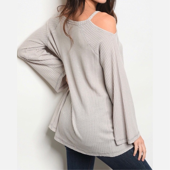 ☀️LAST3️⃣//ICE GRAY WAFFLE COLD SHOULDER TOP - Picture 4 of 9